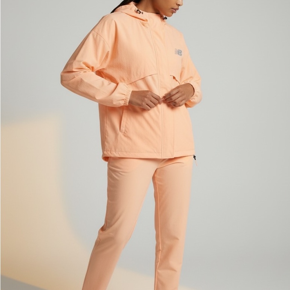 New Balance Women's Peach Jacket Size Medium - Picture 8 of 8